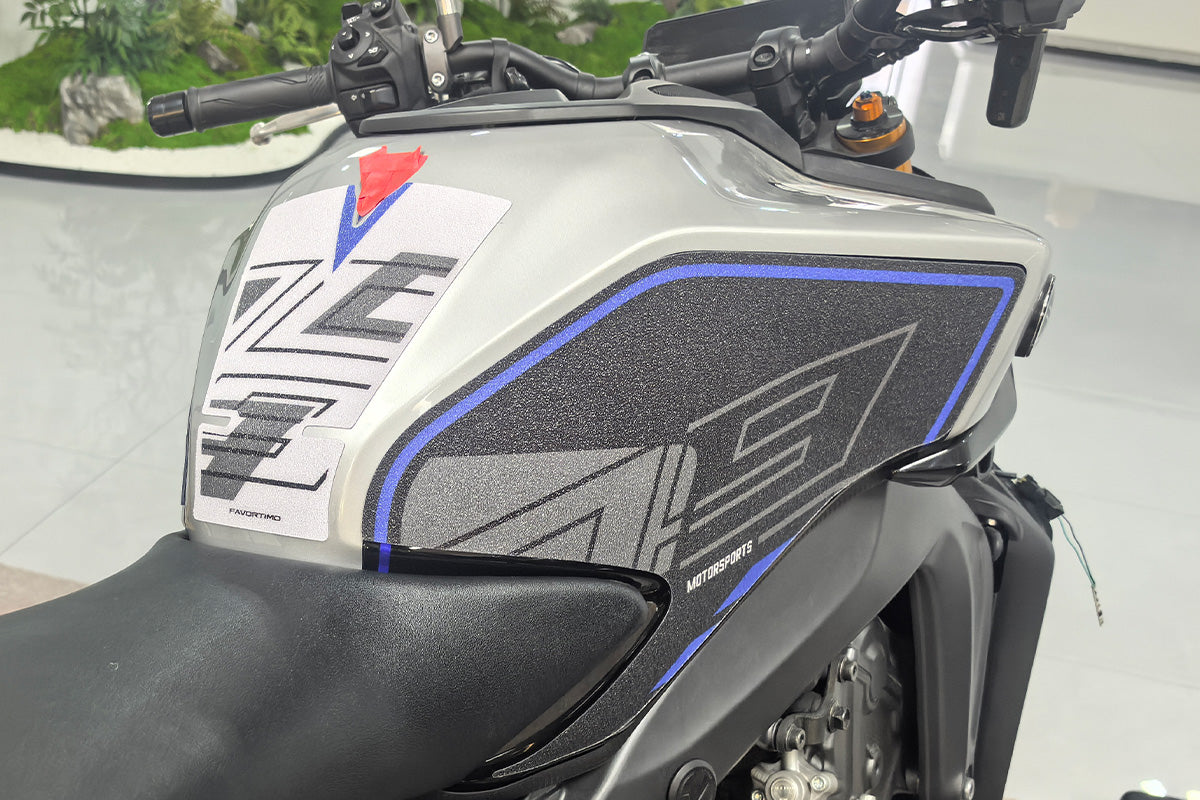 Yamaha MT-09 Tank Pads & Decals Upgrade Guide