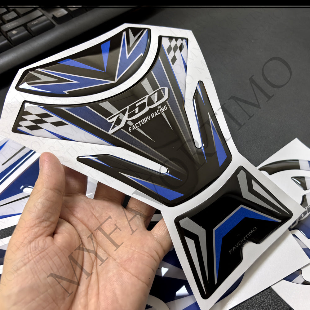 Suzuki GSX-R600 / GSX-R750 | 3D Epoxy Knee Tank Pad & Protection Stickers Decals