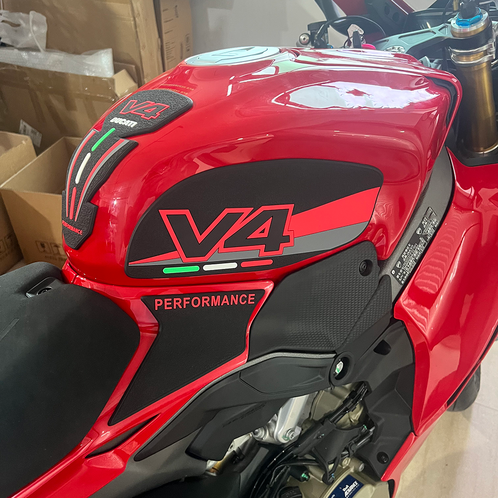 Ducati Panigale V4 V4S Streetfighter V4 S Rubber Anti-Slip Tank Pad Kit 2025 丨 Center Pad and Side Grips
