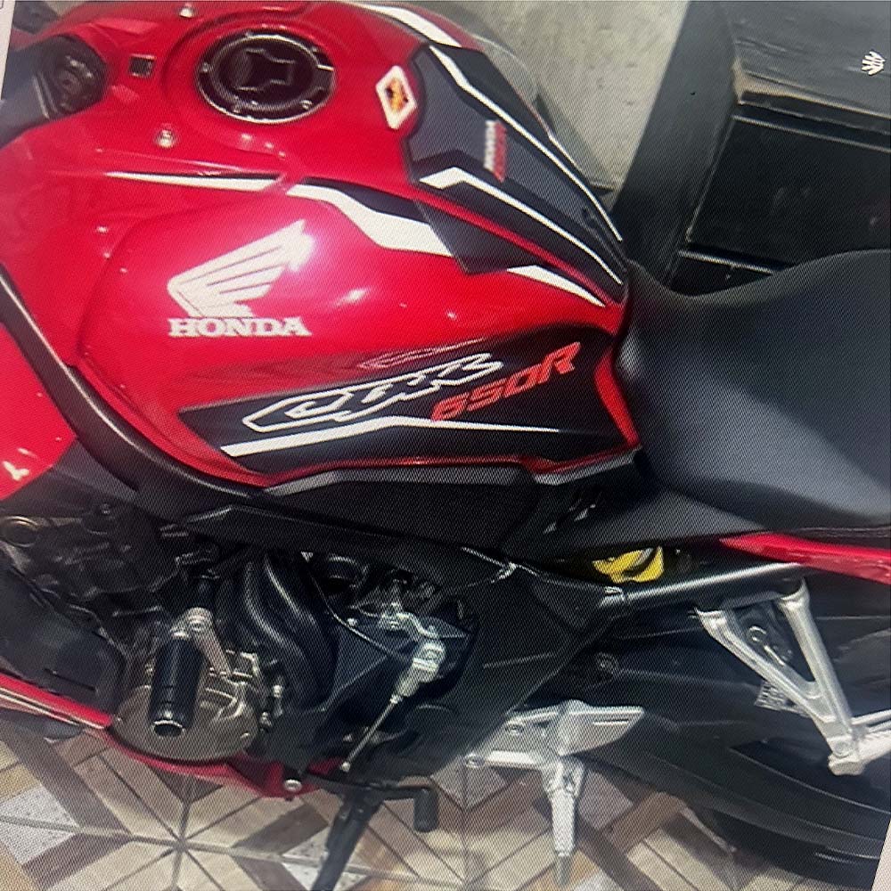 Honda CBR650R Rubber Anti-Slip Tank Pad Kit 2019-2023 丨 Center Pad and Side Grips