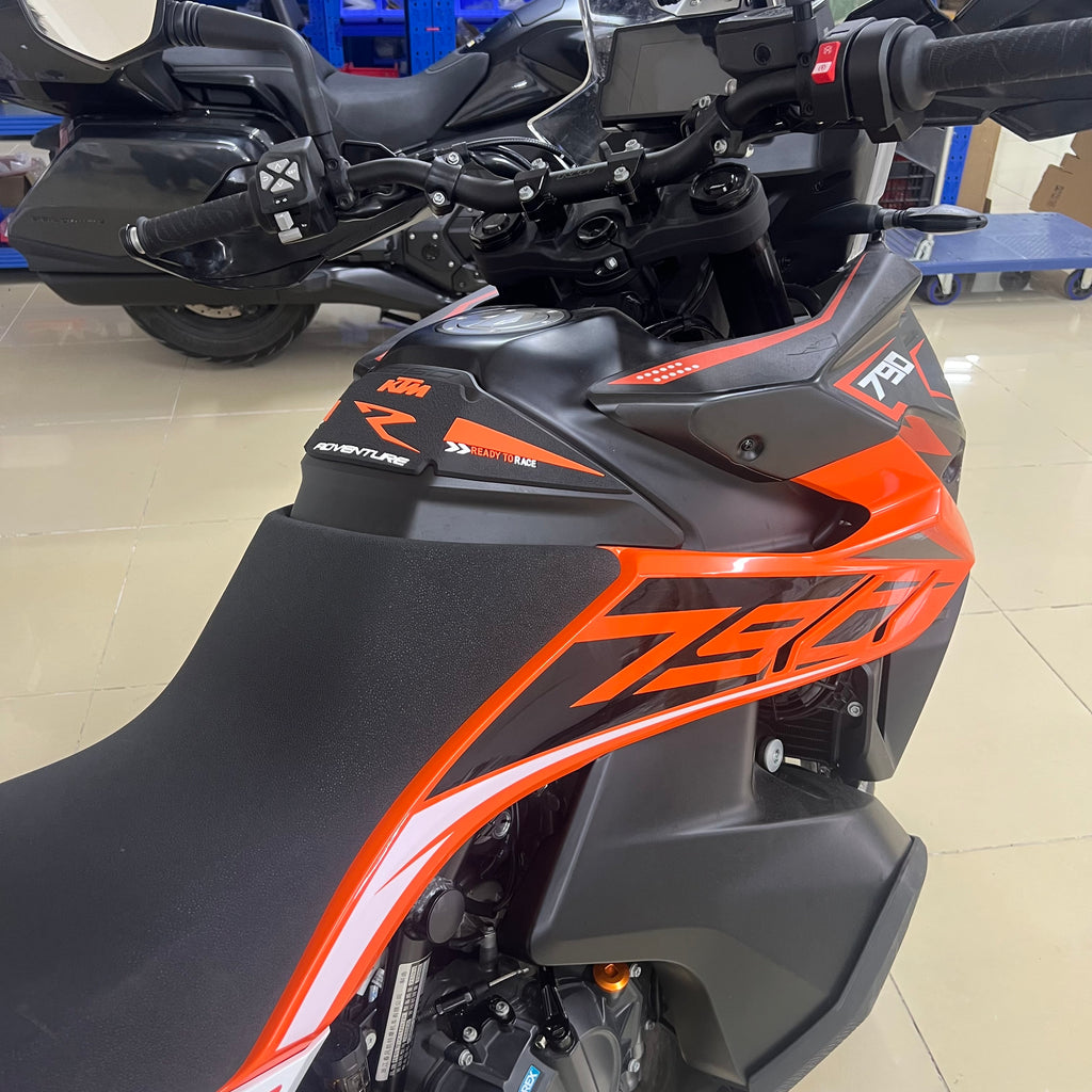 KTM 790 890 Adventure R Rubber Anti-Slip Tank Pad Kit 丨 Center Pad