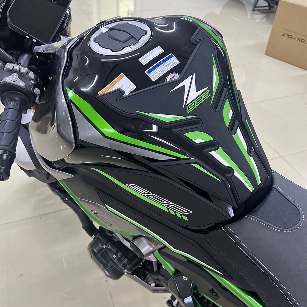 Kawasaki Z900 Z900SE Rubber Anti-Slip Tank Pad Kit 2025+ 丨 Center Pad and Side Grips