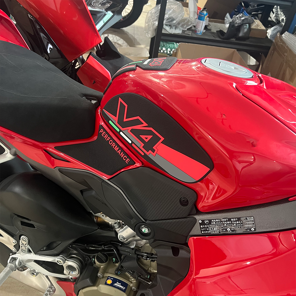 Ducati Panigale V4 V4S Streetfighter V4 S Rubber Anti-Slip Tank Pad Kit 2025 丨 Center Pad and Side Grips
