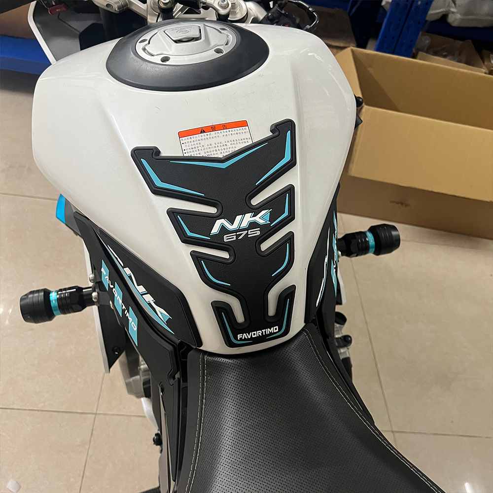 CFMOTO 675NK Rubber Anti-Slip Tank Pad Kit 丨 Center Pad and Side Grips