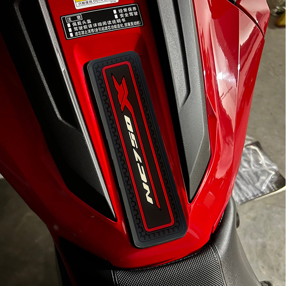Honda NC750X Rubber Anti-Slip Tank Pad Kit 2021-2024 丨 Center Pad and Side Grips