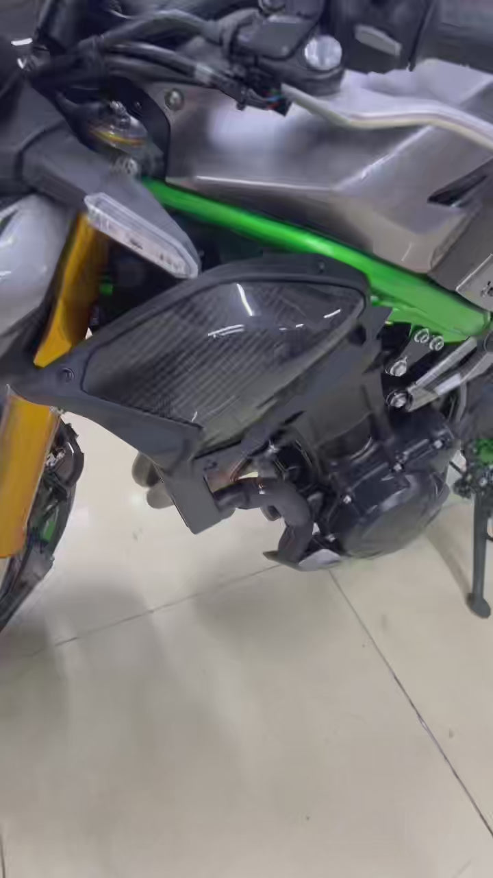 Kawasaki Z900 Z900SE 2025-2026 | Carbon Fiber Side Fairing Panel Kit